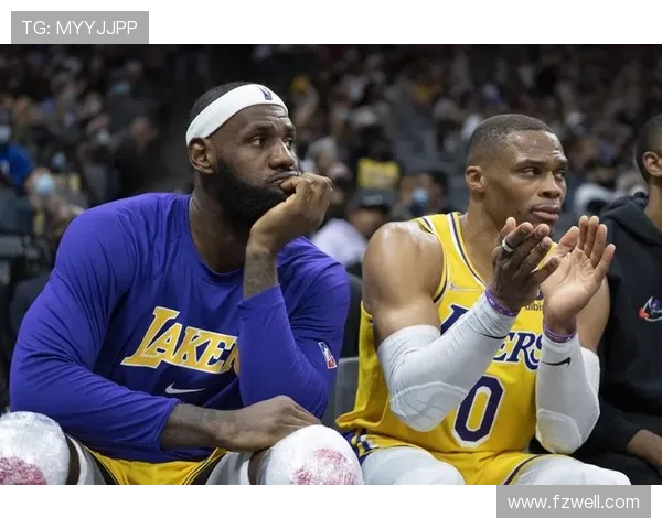 威少与湖人之间的矛盾升级引发球迷热议情绪对抗背后的深层原因分析